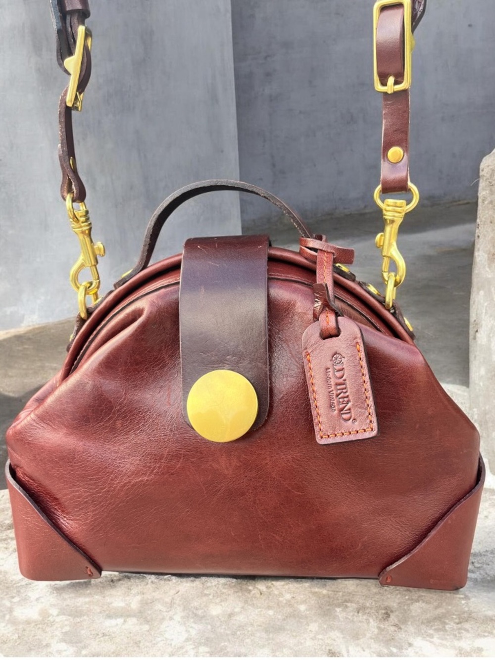 Old Trend Modern Vintage  Gypsy Soul Crossbody Mini Leather Doctor Bag